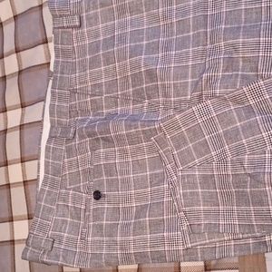 Mens Insearch blk/wht linen pants. Plain front, tapered from knee down. Sz 42/32